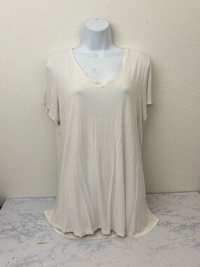 HUE Women's XL White Short Sleeve V Neck T-Shirt Pullover Top
